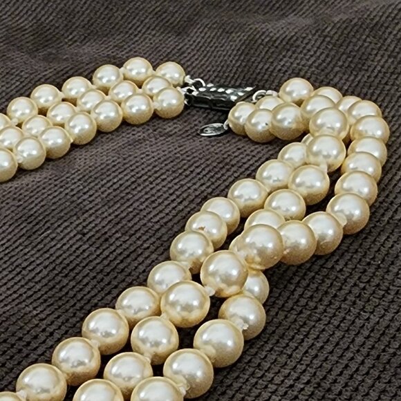Franklin Mint Jackie Kennedy Triple Strand Pearl Necklace With CZ Clasp - Picture 8 of 16